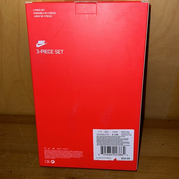 Nike 3 Pieces Set 6-12 Months New In Box - Picture 2 of 3
